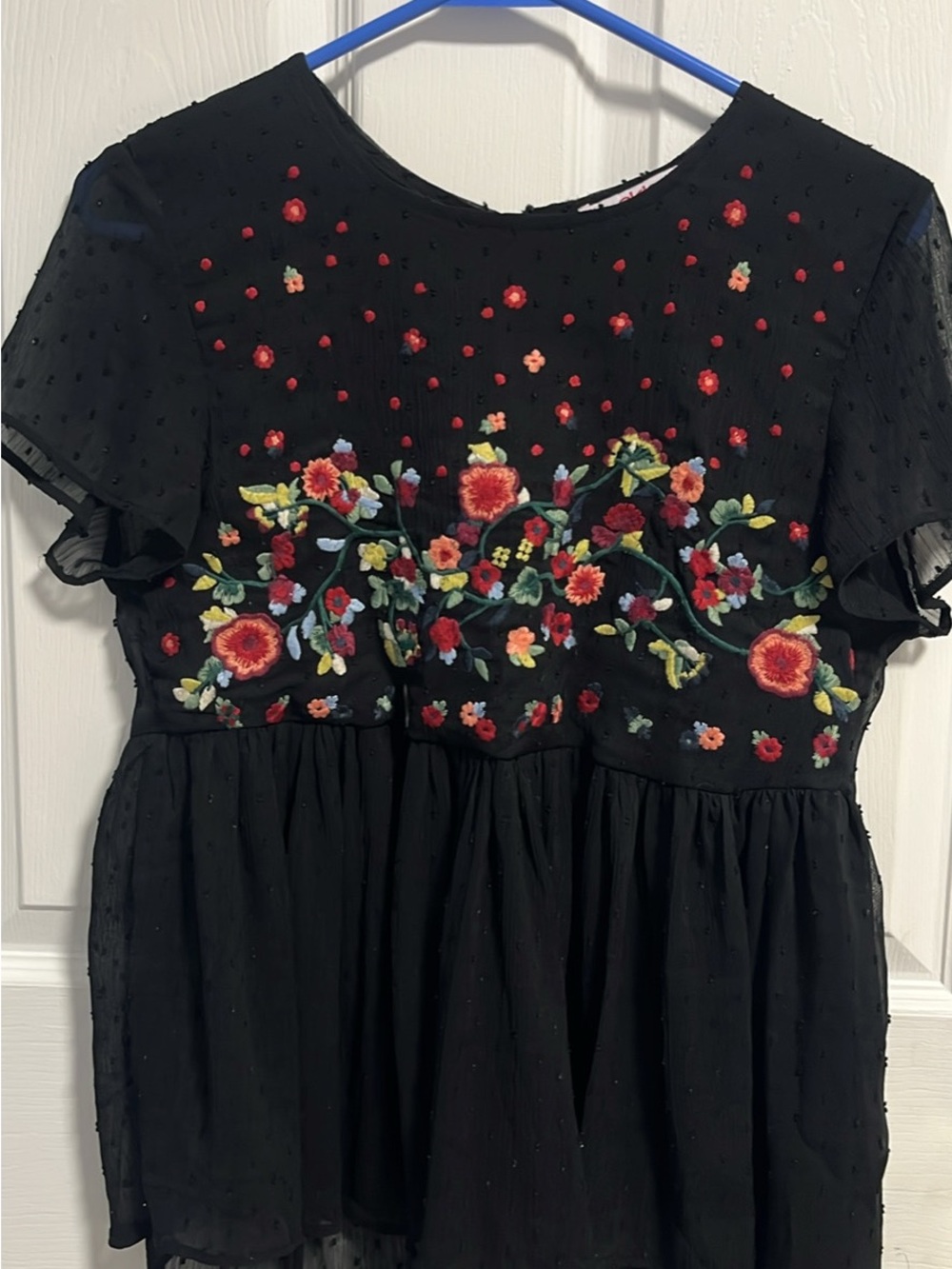 Floral Embroidered Short Sleeve size L